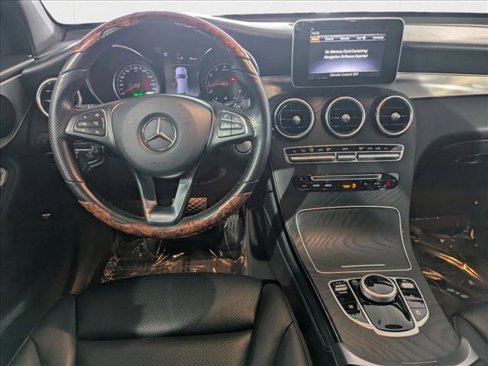 Used 2019 Mercedes-Benz GLC 300 4MATIC image 18