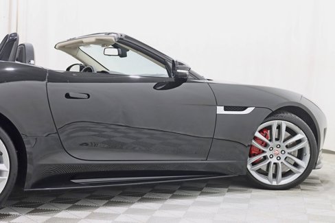 Used 2016 Jaguar F-TYPE R w/ Suedecloth Interior Pack image 11