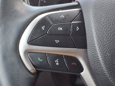 Used 2019 Jeep Grand Cherokee Altitude image 13