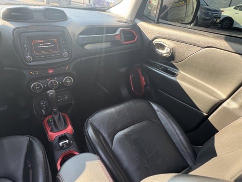 Used 2016 Jeep Renegade Trailhawk w/ Premium Trailhawk Package image 37