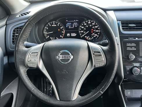 Used 2015 Nissan Altima 2.5 SL w/ Moonroof Package image 35