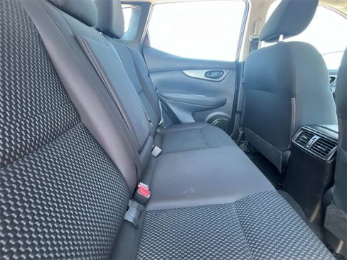 Used 2021 Nissan Rogue Sport S image 15