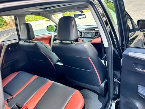 Used 2013 Toyota RAV4 Limited image 37
