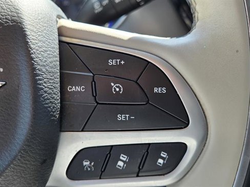 Used 2018 Chrysler Pacifica Limited w/ Advanced Safetytec Group image 25