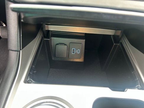 Used 2022 Ford Explorer XLT image 33
