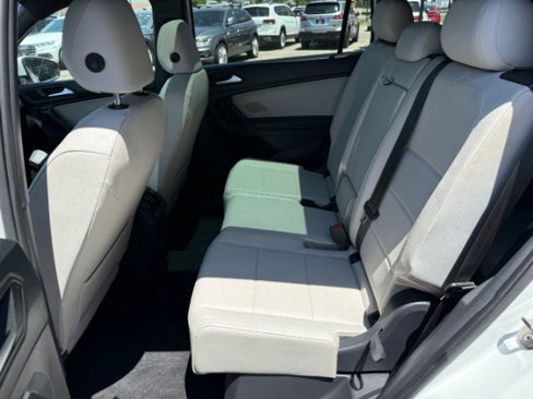 Used 2019 Volkswagen Tiguan SEL R-Line w/ 3rd Row Seat Package image 24