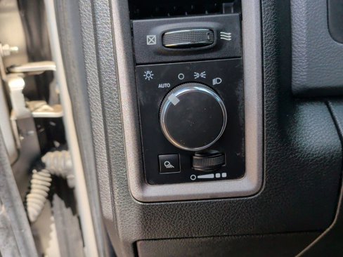 Used 2016 RAM 2500 Tradesman w/ Chrome Appearance Group image 14