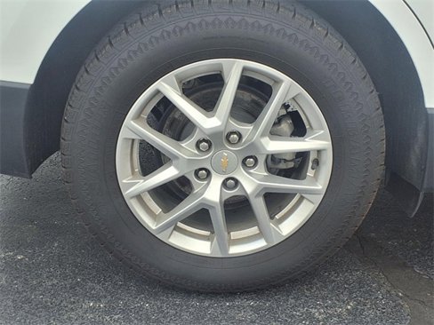 Used 2023 Chevrolet Equinox LT image 32