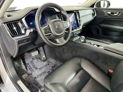 Certified 2025 Volvo S60 B5 Core image 9