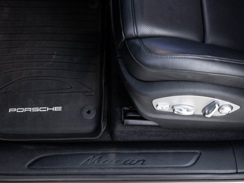 Certified 2022 Porsche Macan image 21