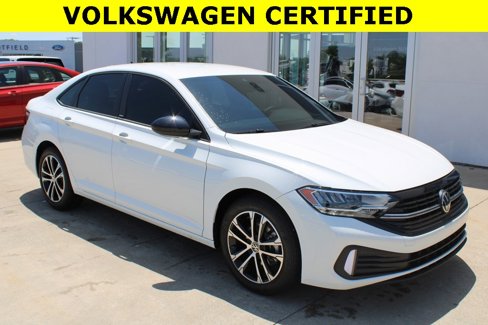 Certified 2024 Volkswagen Jetta Sport image 1