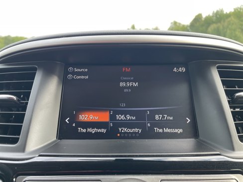 Used 2020 Nissan Pathfinder SV image 33