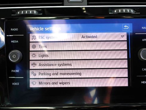Used 2018 Volkswagen Golf SEL image 48
