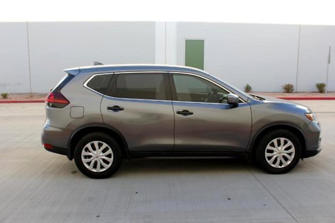 Used 2018 Nissan Rogue S image 4