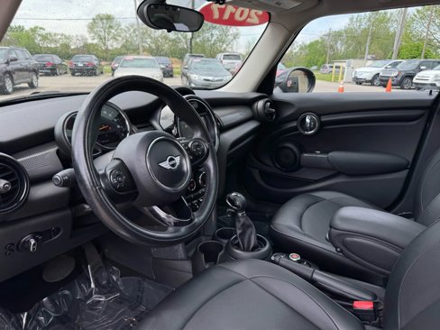 Used 2017 MINI Cooper 4-Door Hardtop image 10