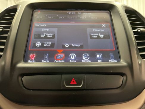 Used 2017 Jeep Cherokee Latitude w/ Cold Weather Group image 20