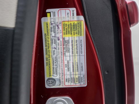 Used 2018 Chrysler Pacifica Touring-L image 33