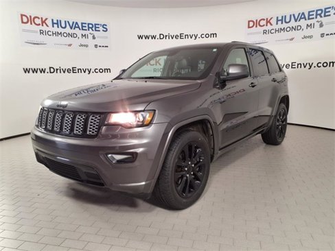 Used 2019 Jeep Grand Cherokee Altitude image 1