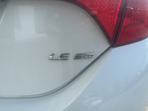 Used 2016 Toyota Corolla LE image 10