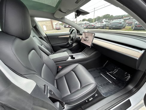 Used 2023 Tesla Model 3 Standard Range image 5