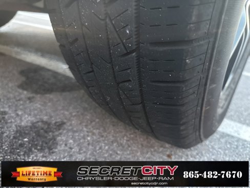 Used 2018 Dodge Journey SE w/ Blacktop Package image 16