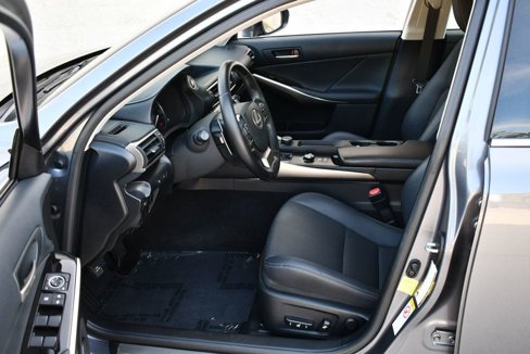 Used 2018 Lexus IS 300 image 40