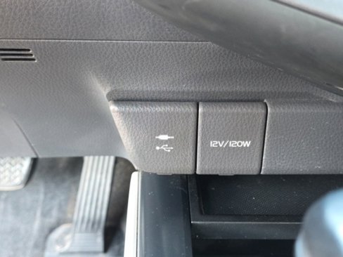 Used 2018 Toyota Camry SE image 22
