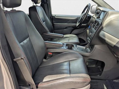 Used 2019 Dodge Grand Caravan GT image 21