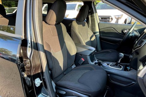 Used 2016 Jeep Cherokee 75th Anniversary image 8