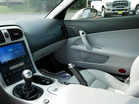 Used 2005 Chevrolet Corvette Coupe w/ Preferred Equipment Group image 15