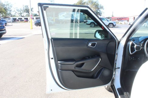 Used 2021 Kia Soul S image 8