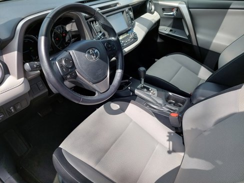 Used 2016 Toyota RAV4 XLE image 9