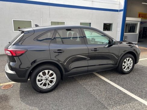 Used 2025 Ford Escape Active w/ Cold Weather Package image 8