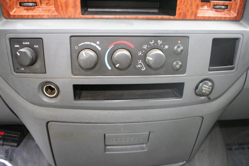 Used 2006 Dodge Ram 1500 Truck SLT image 14
