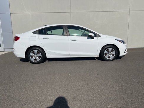 Used 2016 Chevrolet Cruze LS image 2