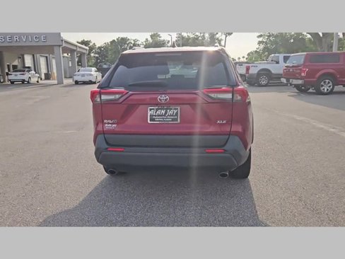 Used 2020 Toyota RAV4 XLE image 18