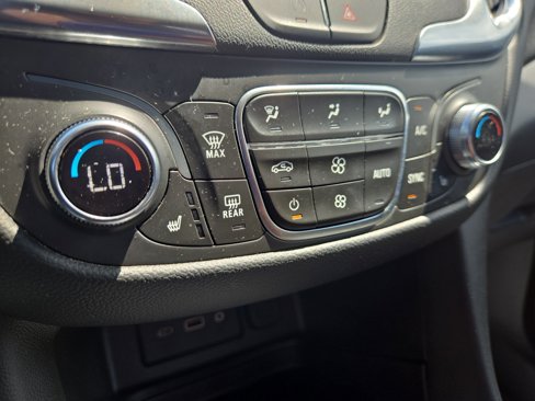 Used 2022 Chevrolet Equinox LT image 27