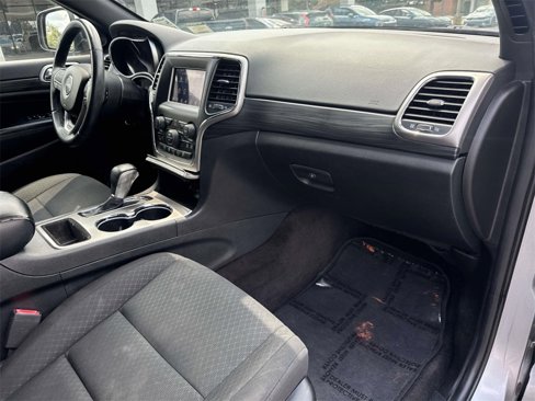 Used 2019 Jeep Grand Cherokee Laredo image 26