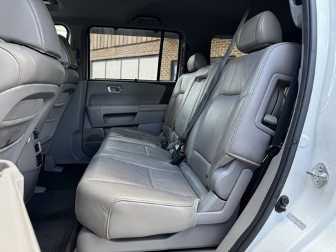 Used 2011 Honda Pilot Touring image 25