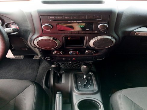 Used 2015 Jeep Wrangler Unlimited Sport image 19