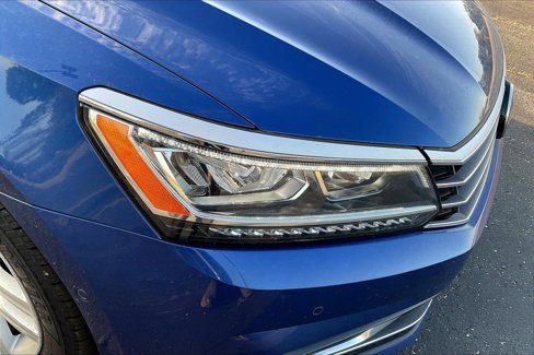 Used 2017 Volkswagen Passat 1.8T SEL Premium image 26