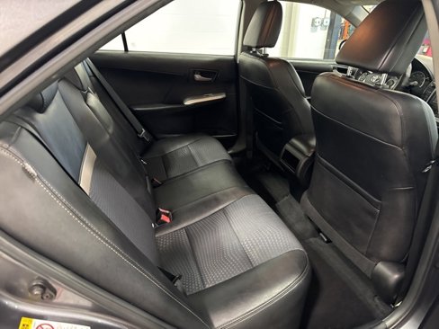 Used 2014 Toyota Camry SE image 27