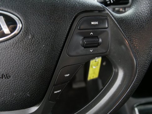 Used 2017 Kia Forte LX image 28