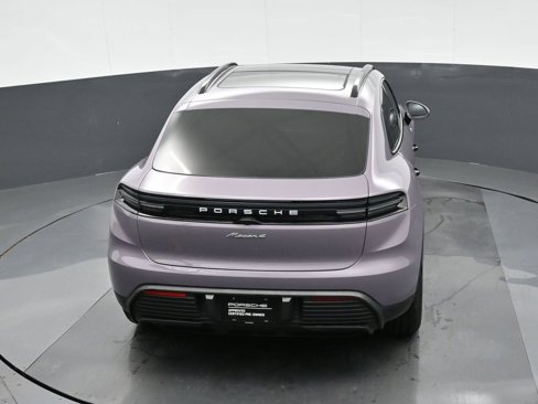 Certified 2024 Porsche Macan 4 Electric image 29