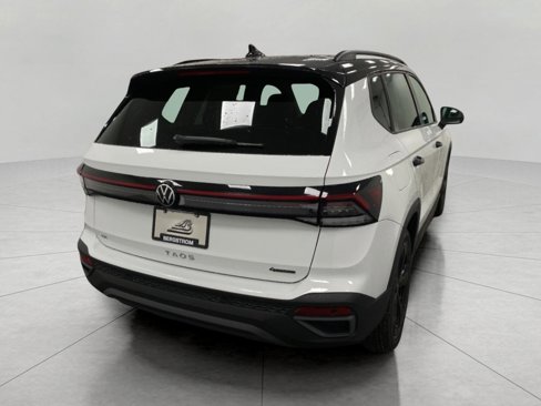 New 2025 Volkswagen Taos SE image 22