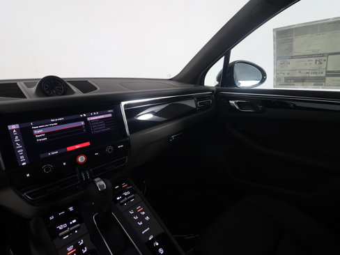 New 2025 Porsche Macan image 14