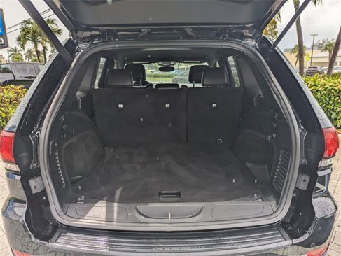Used 2020 Jeep Grand Cherokee Altitude image 12