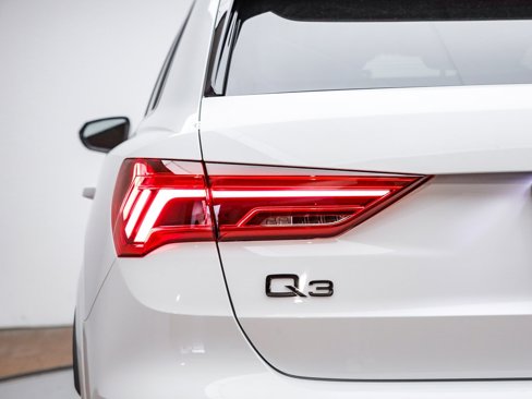 New 2025 Audi Q3 2.0T Premium image 11