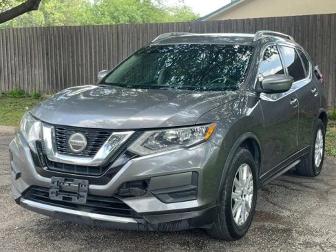 Used 2018 Nissan Rogue SV image 1