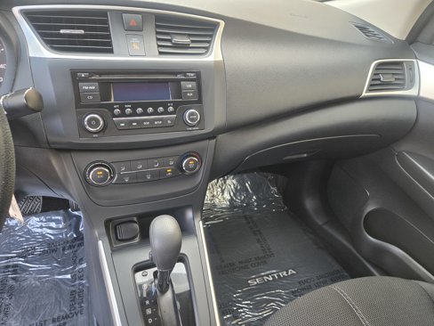 Used 2016 Nissan Sentra S image 13